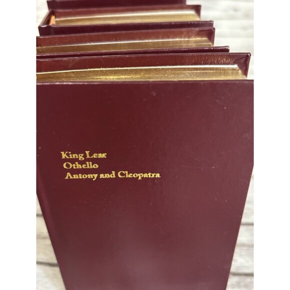 Works of Shakespeare Mini Red Gold Hardcover 1-6 Volume Set & 9 - Picture 9 of 13